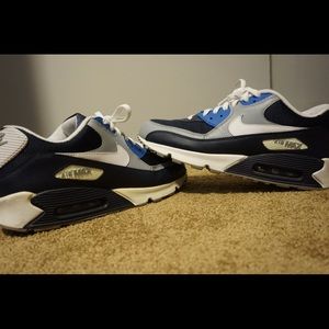 Nike - Men’s Air Max Essential Lace Up Sneaker